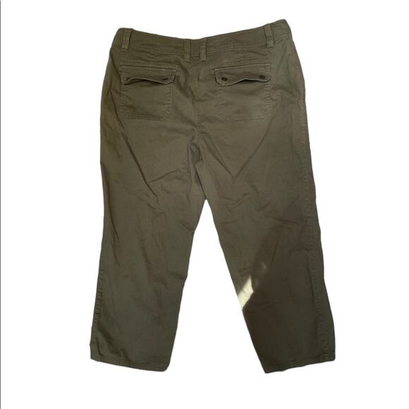 Liz Claiborne Capri Jeans Womens 16 Green Stretch Flat Front Pocket Comfy - Picture 2 of 8